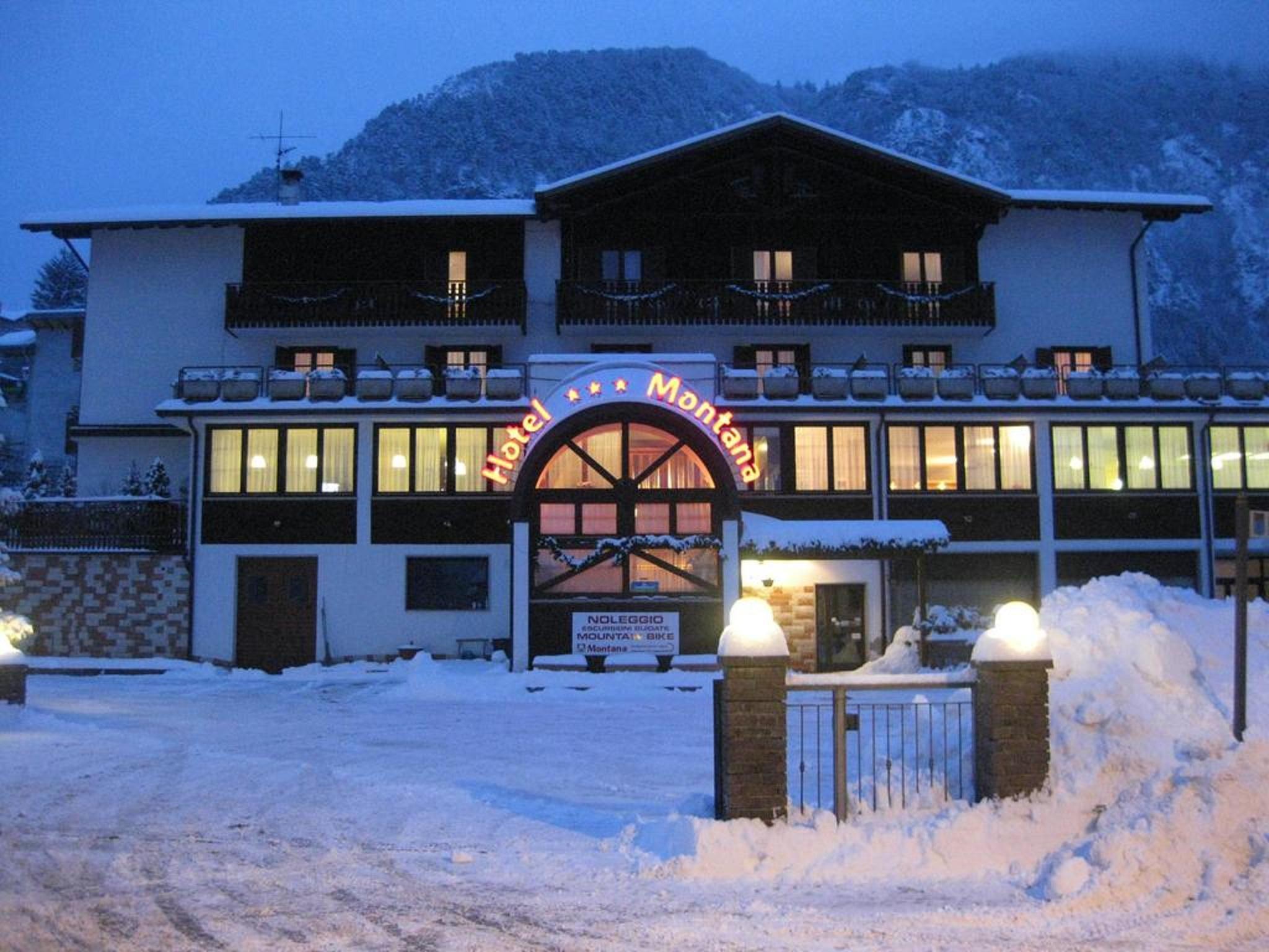 Hotel & Residence Montana Fai della Paganella Luaran gambar