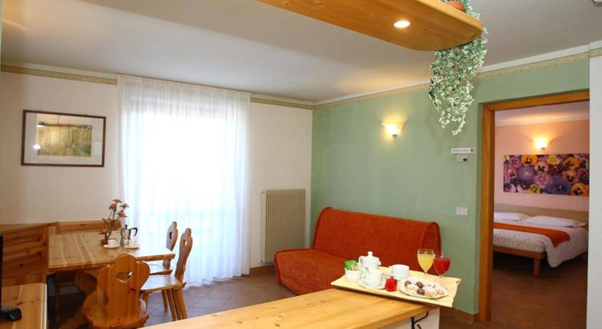 Hotel & Residence Montana Fai della Paganella Luaran gambar